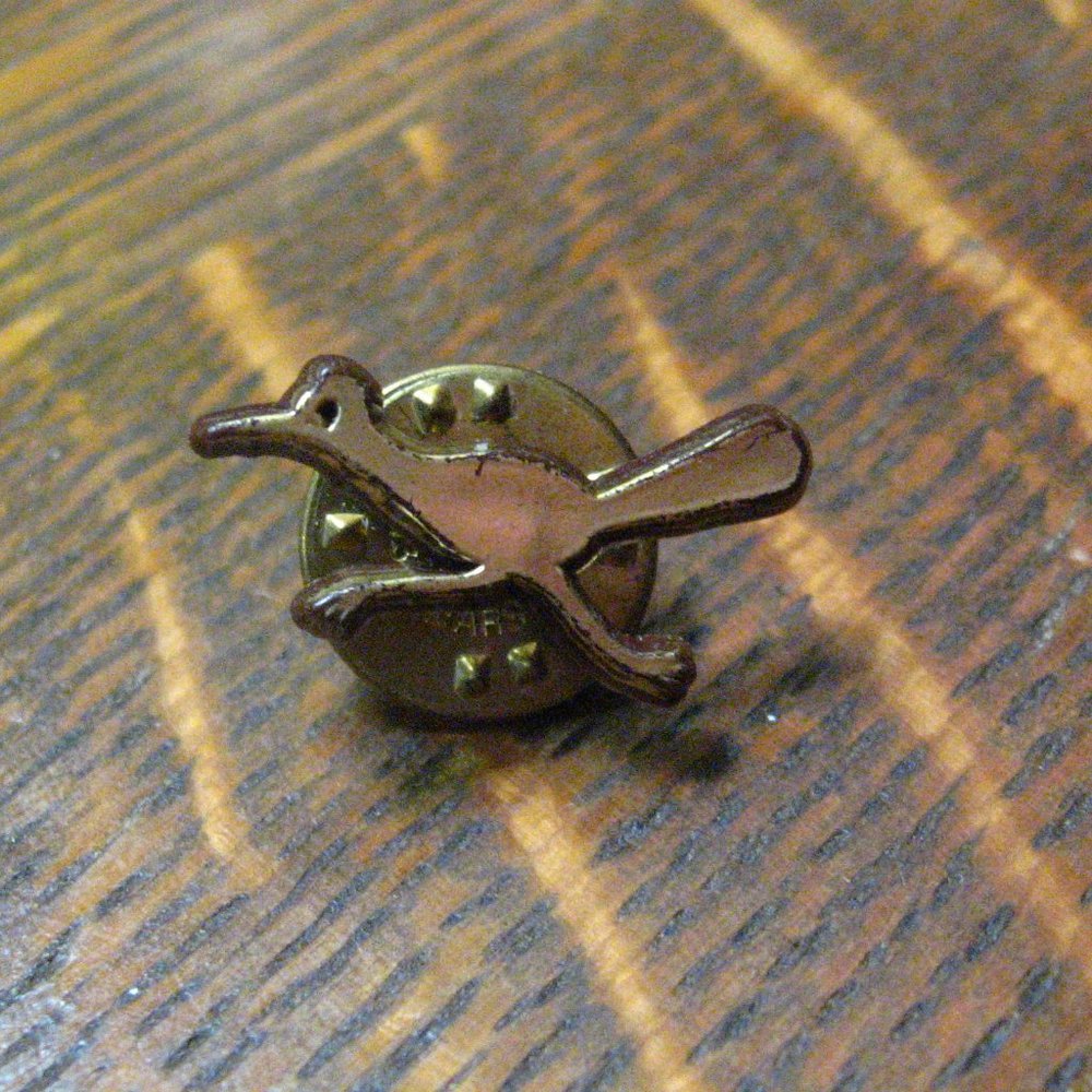 🦅 Roadrunner Bird Mascot Vintage Lapel Pin